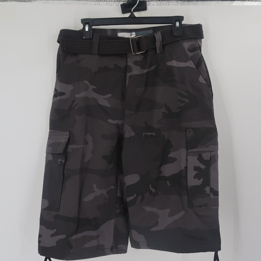 Regal Wear Men's Camo Cargo Shorts W Belt Size 34 NWOT